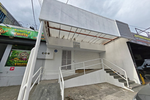 Se alquila local comercial frente a calle principal de  Pavas.-2