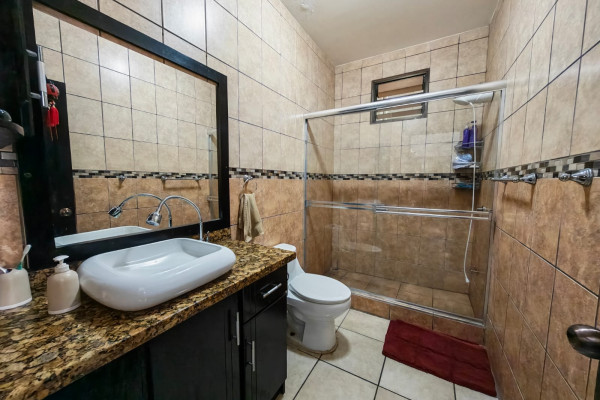 Se alquila apartamento grande en Nunciatura, Rohrmoser.-7