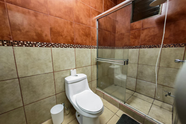 Se alquila apartamento grande en Nunciatura, Rohrmoser.-12