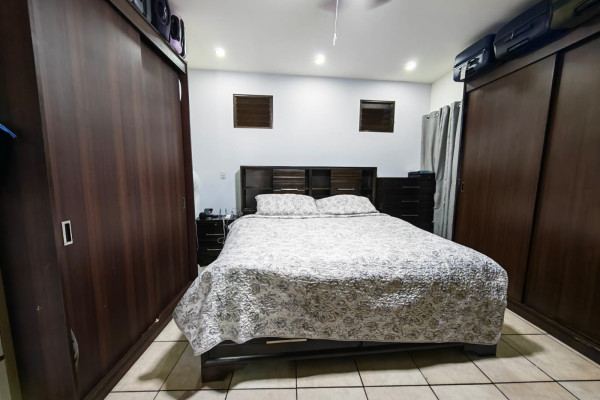 Se alquila apartamento grande en Nunciatura, Rohrmoser.-11