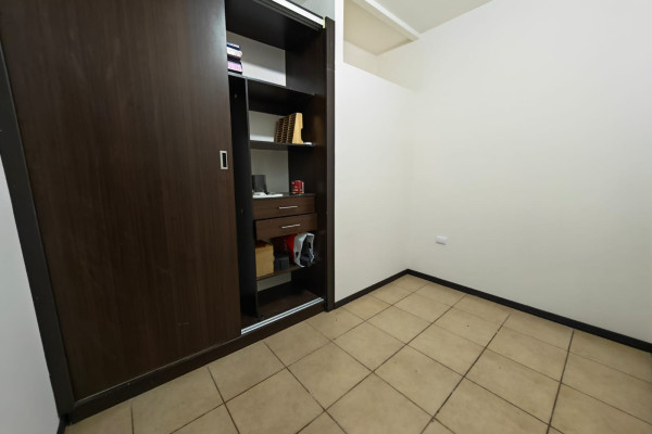 Se alquila apartamento grande en Nunciatura, Rohrmoser.-5