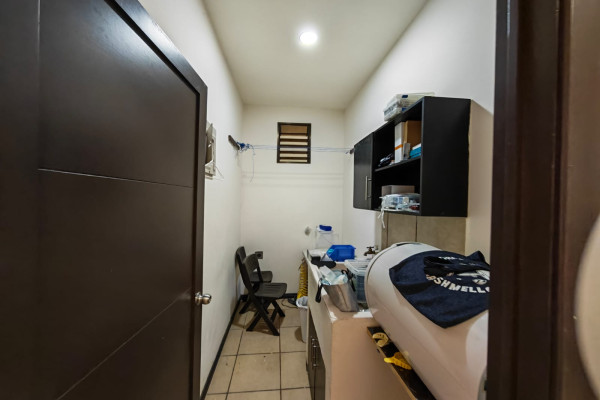 Se alquila apartamento grande en Nunciatura, Rohrmoser.-9