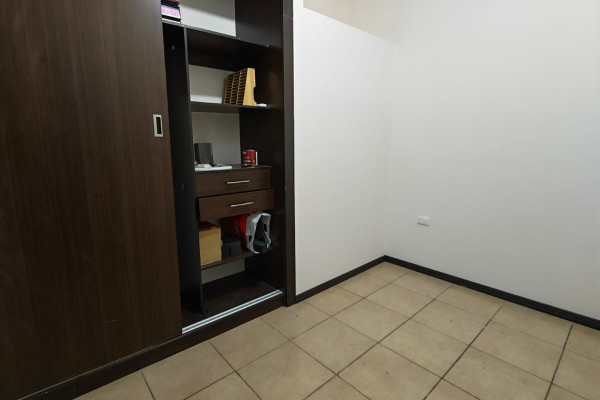Se alquila apartamento grande en Nunciatura, Rohrmoser.-8
