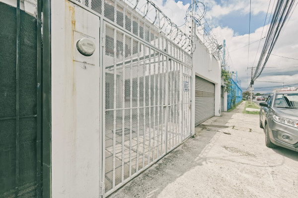 Se alquila apartamento tipo estudio en Sabana Sur.