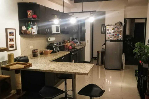 Se alquila apartamento en Rohrmoser, cerca de la Embajada Americana.