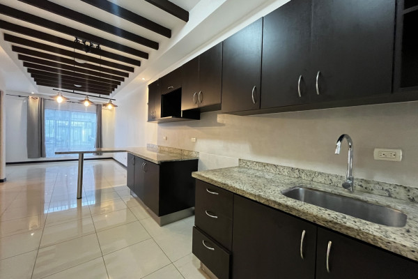 Se alquila Apartamento en Rohrmoser.