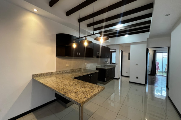 Se alquila Apartamento en Rohrmoser.
