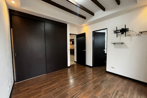 Se alquila Apartamento en Rohrmoser.