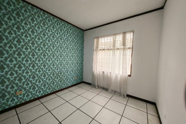 Se alquila casa en Sabana Norte.-2