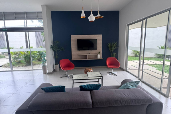 Se alquila casa a estrenar en Cariari, Heredia.