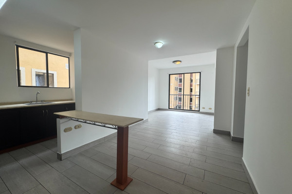 Se vende apartamento en La Uruca.