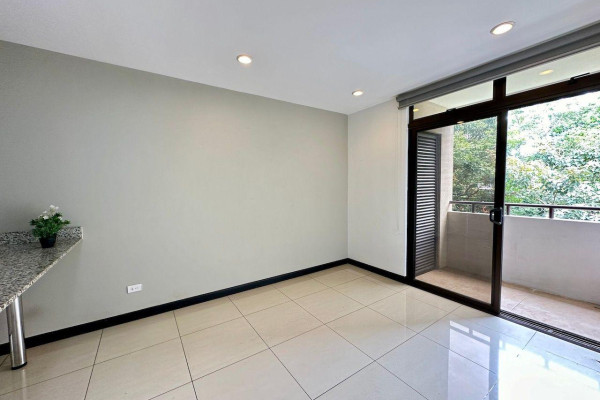 Se alquila apartamento en Santa Ana.-18