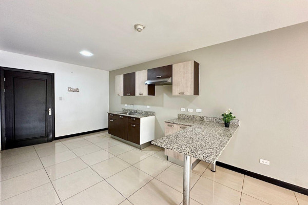Se alquila apartamento en Santa Ana.-5