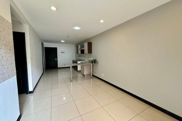 Se alquila apartamento en Santa Ana.-6