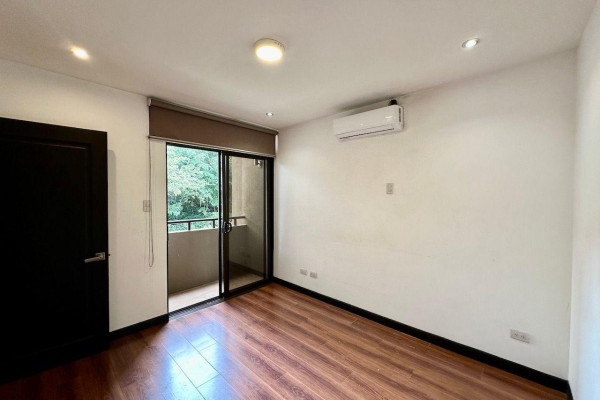 Se alquila apartamento en Santa Ana.-23