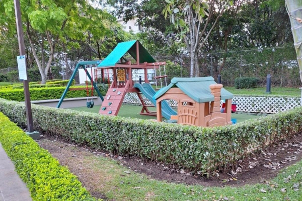 Se alquila apartamento en Santa Ana.-21