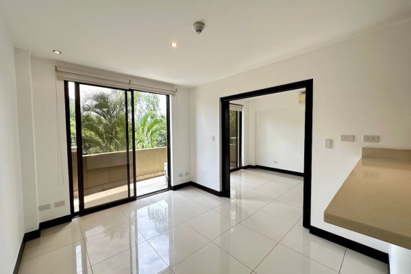 Se alquila apartamento en Santa Ana, Montesol.-2