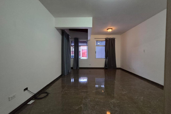 Se vende casa independiente en Santa Ana.-10