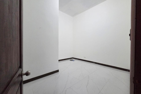 Se vende casa independiente en Santa Ana.-6