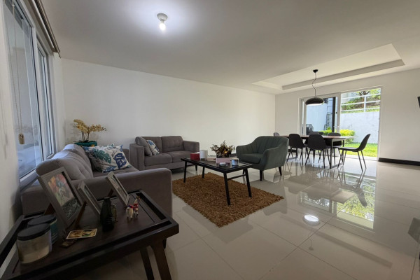 Se vende casa en Guachipelín de Escazú.-12