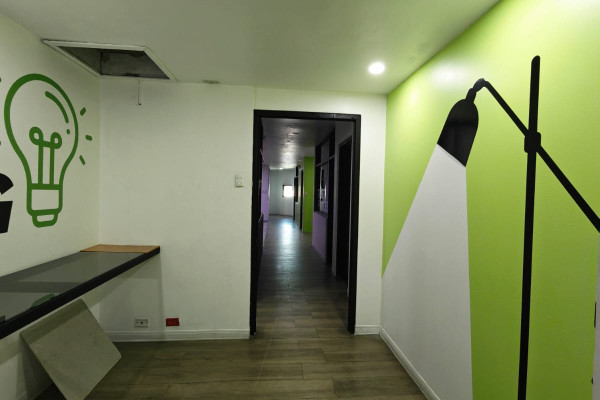 Casa Comercial en Alquiler en Rohrmoser.-14
