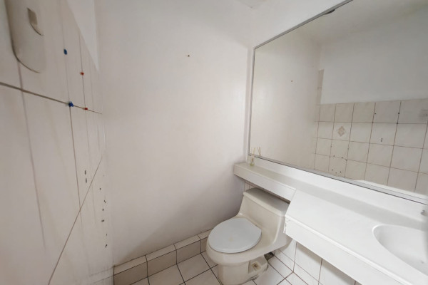 Casa Comercial en Alquiler en Rohrmoser.-8