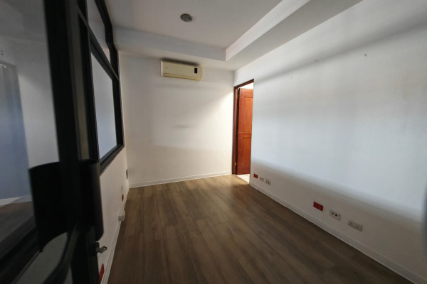 Casa Comercial en Alquiler en Rohrmoser.-3