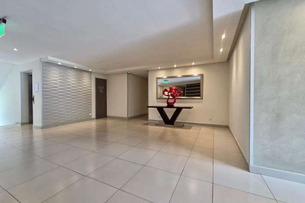 Se alquila  apartamento en Santa Ana.-8