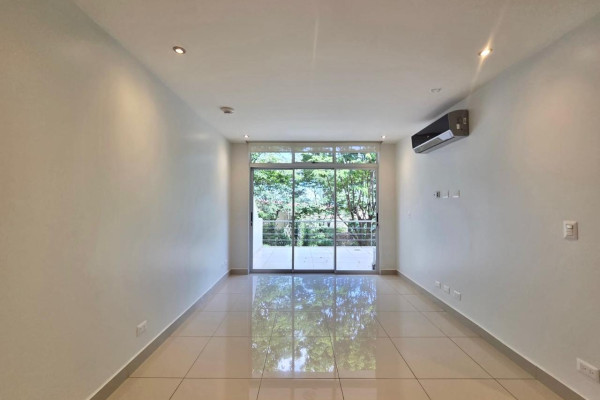 Se alquila  apartamento en Santa Ana.-17
