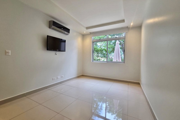 Se alquila  apartamento en Santa Ana.-16