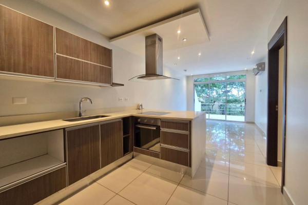 Se alquila  apartamento en Santa Ana.-7
