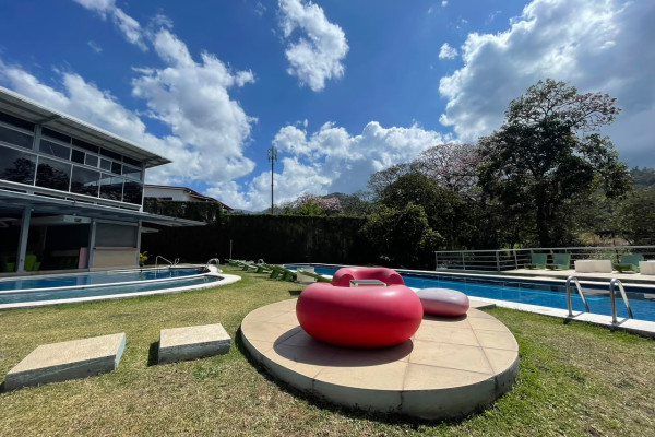Se alquila  apartamento en Santa Ana.-2