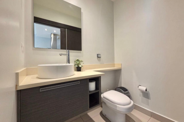 Se alquila  apartamento en Santa Ana.-28