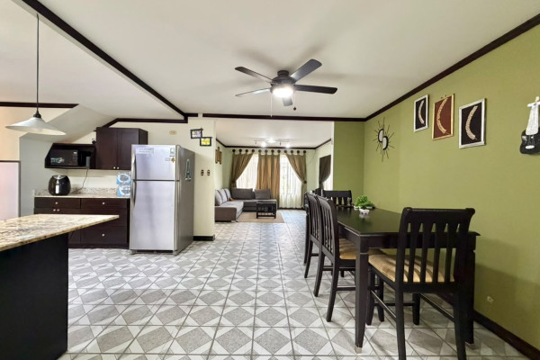 🏡 Casa en Venta en Guachipelín, Escazú.-9