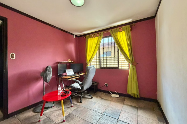 🏡 Casa en Venta en Guachipelín, Escazú.-5
