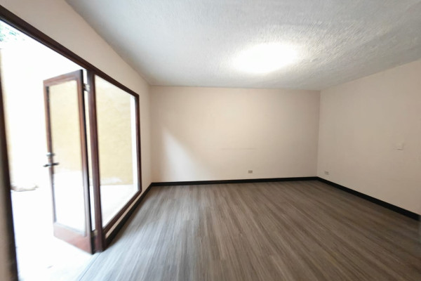 Se alquila casa en Trejos Montealegre, Escazú.-11