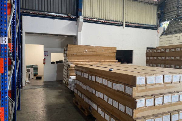Se vende bodega industrial en La Uruca. Rebajada!-6