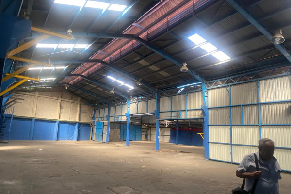 Se vende bodega industrial en La Uruca. Rebajada!-8