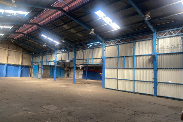 Se vende bodega industrial en La Uruca. Rebajada!-7