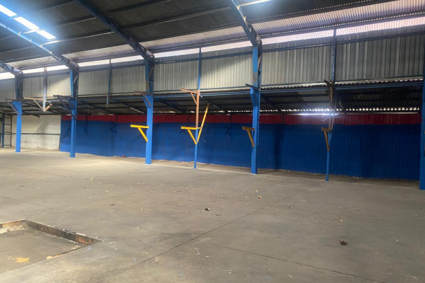 Se vende bodega industrial en La Uruca. Rebajada!-4