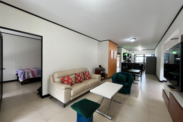 Se alquila apartamento en Rohrmoser.-1