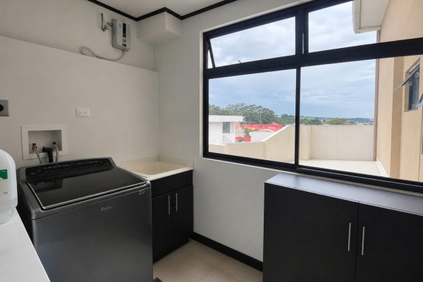 Se alquila apartamento en Rohrmoser.-11