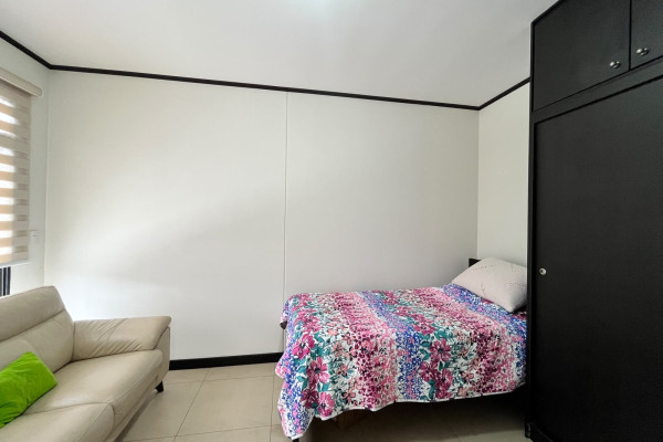 Se alquila apartamento en Rohrmoser.-3