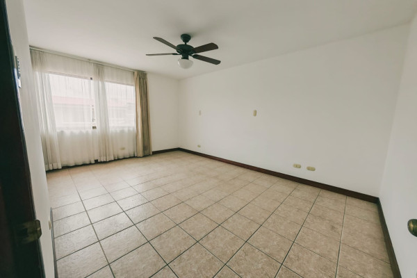 Casa en Venta en Guachipelín, Escazú.-20