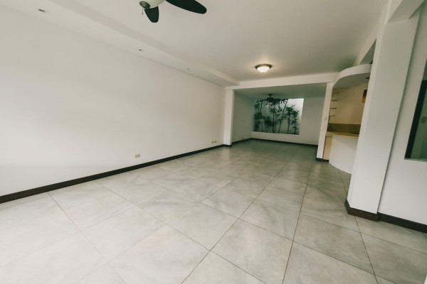 Casa en Venta en Guachipelín, Escazú.-19