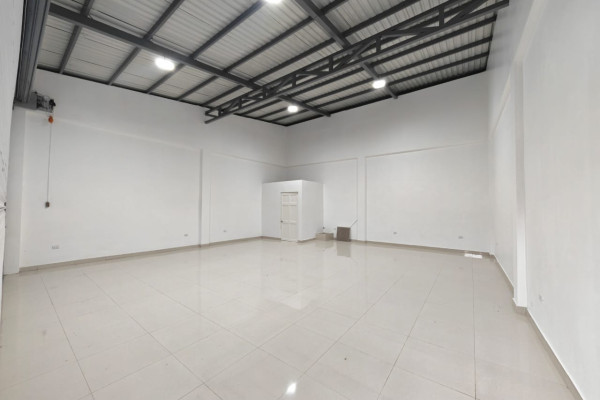 Local comercial en alquiler en Escazú.-3