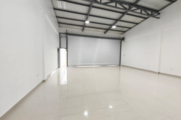 Local comercial en alquiler en Escazú.-10