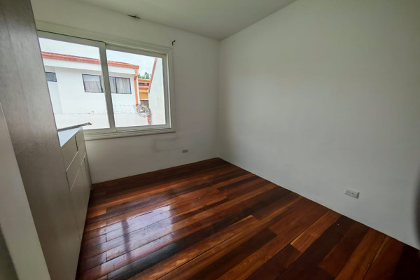 Apartamento en alquiler en La Uruca con servicios incluidos.-2
