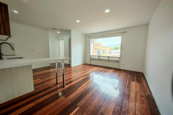 Apartamento en alquiler en La Uruca con servicios incluidos.-12