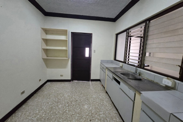 Apartamento en alquiler en Sabana Sur.